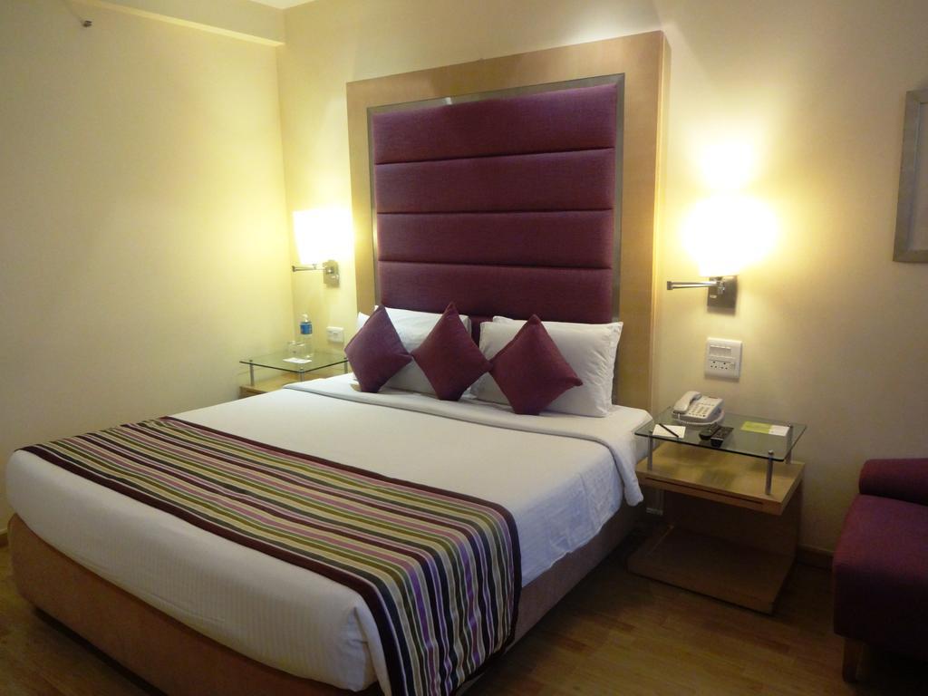 Royal Orchid Central Bangalore, Mg Road Szoba fotó