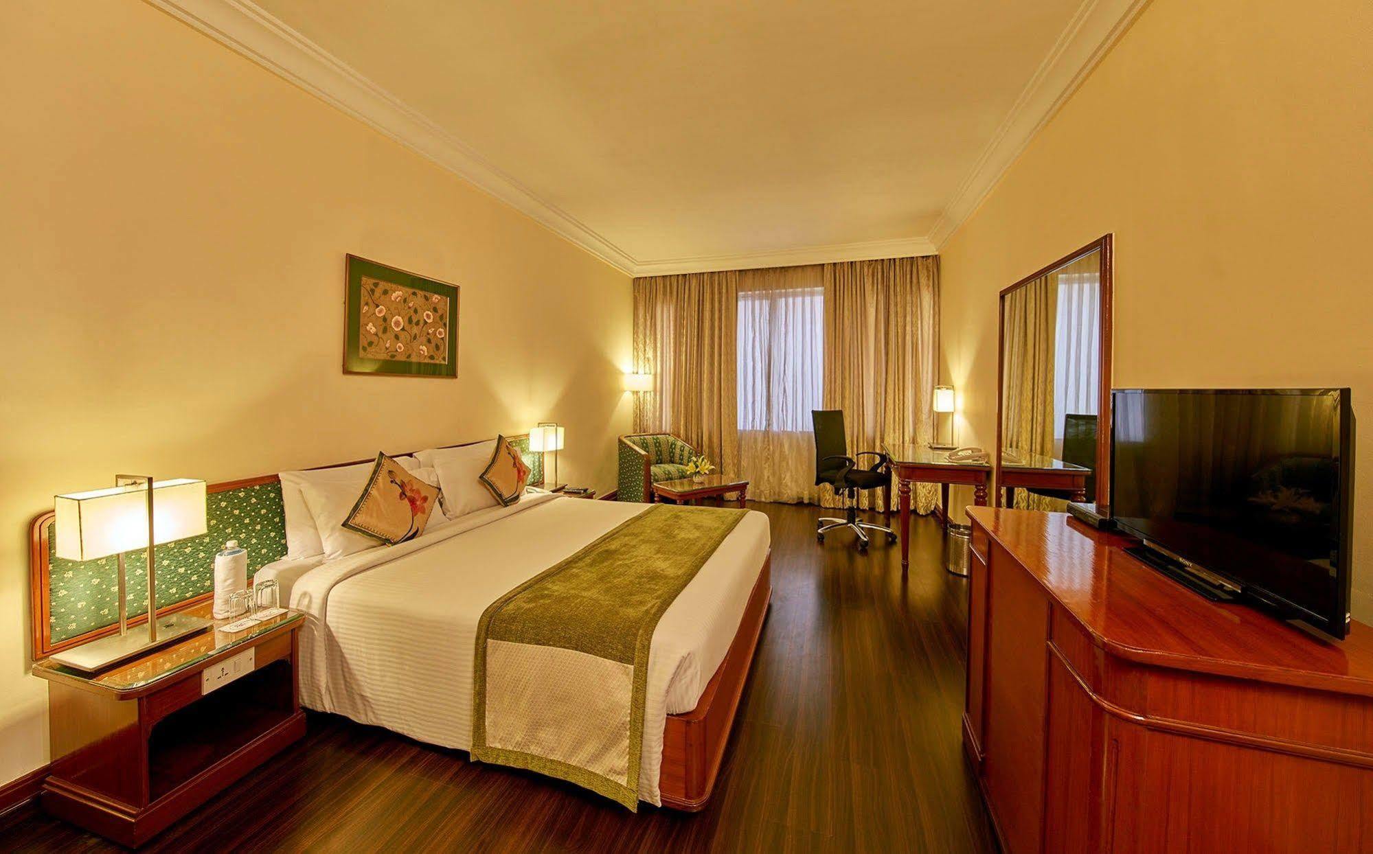 Royal Orchid Central Bangalore, Mg Road Kültér fotó