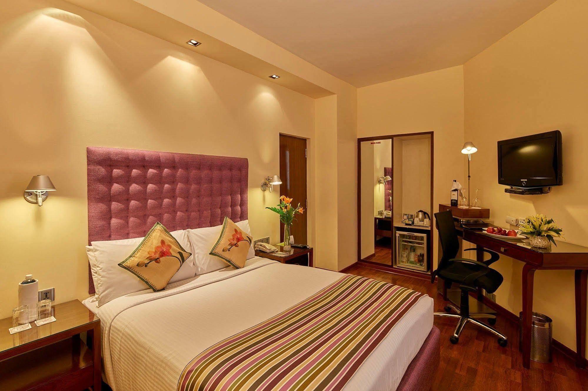 Royal Orchid Central Bangalore, Mg Road Kültér fotó