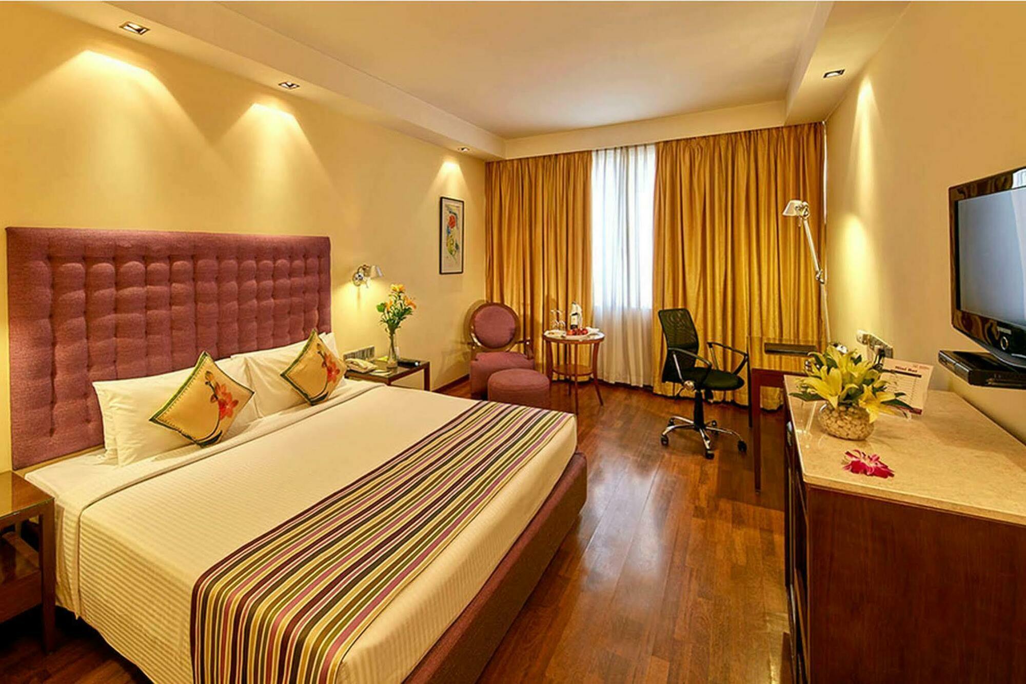 Royal Orchid Central Bangalore, Mg Road Kültér fotó